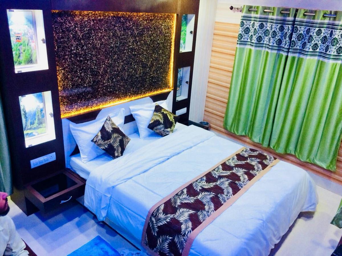 Oyo 16064 Tirupati Lodge Siliguri Luaran gambar
