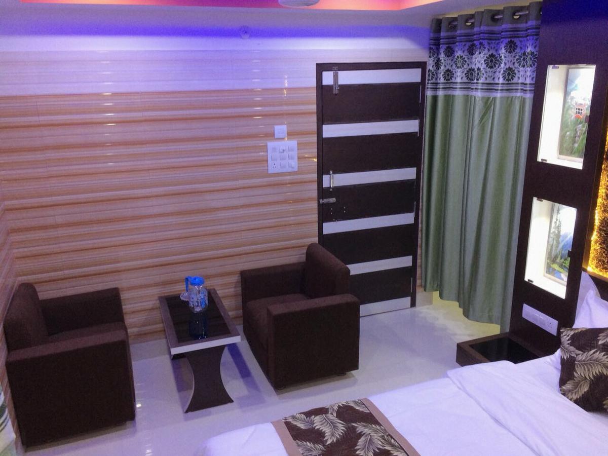 Oyo 16064 Tirupati Lodge Siliguri Luaran gambar